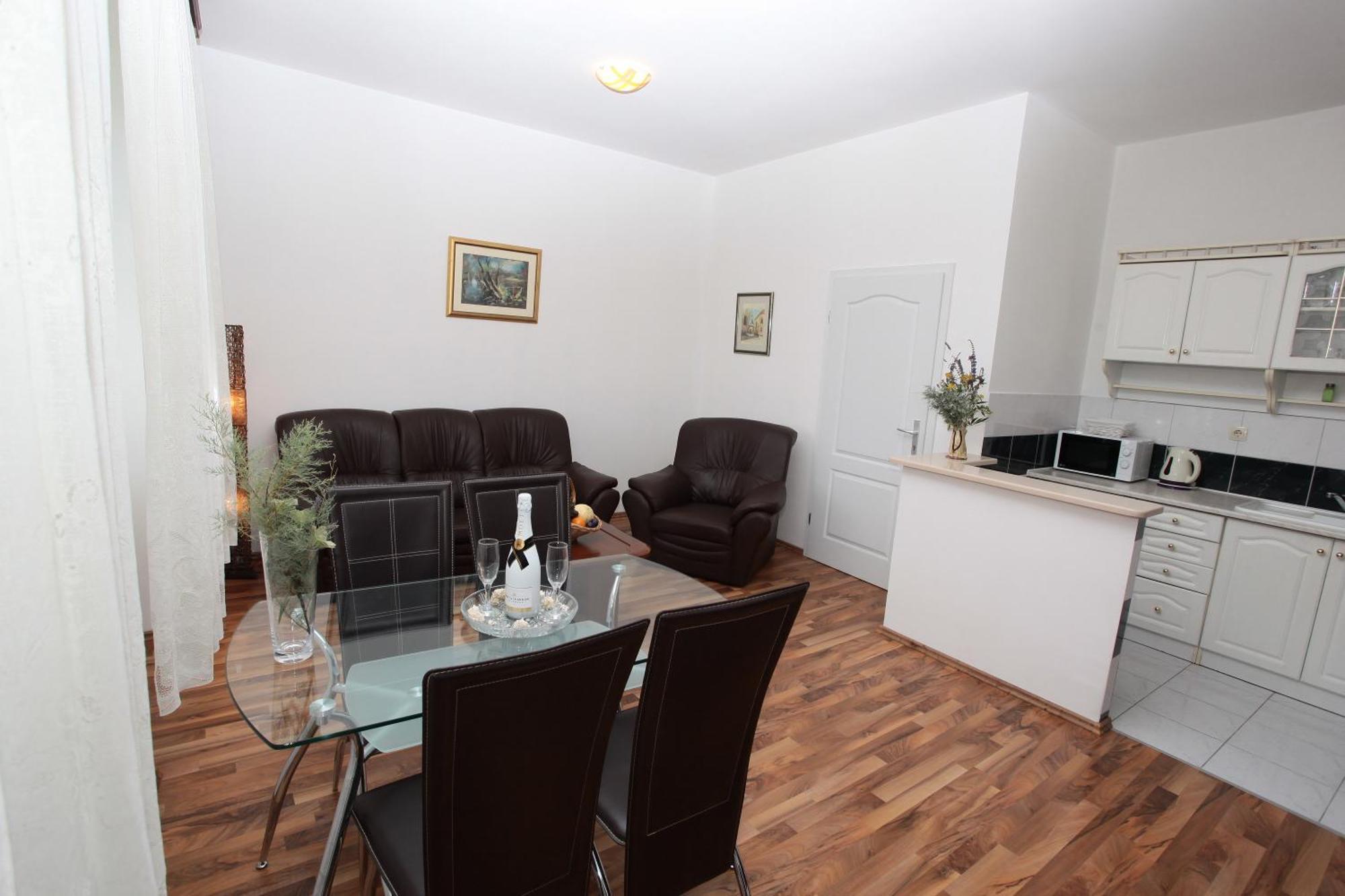 Marineta 8 Apartment